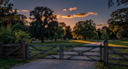 park gates close after sunset