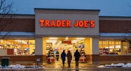 trader joe s holiday hours